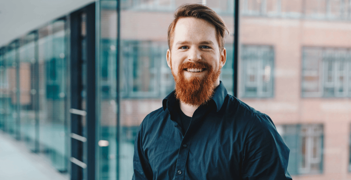 Nachhaltigkeitsberichterstattung gemäß neuer CSRD - Ein Artikel von Marcel Agena.
